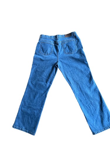 Izod Women’s Blue Jeans Size 12P Straight Mid Rise - Picture 2 of 16