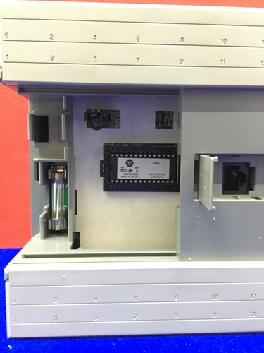 Allen-Bradley / Allen Bradley / AB SLC 500 PROCESSOR UNIT 30 I/O - Picture 3 of 10