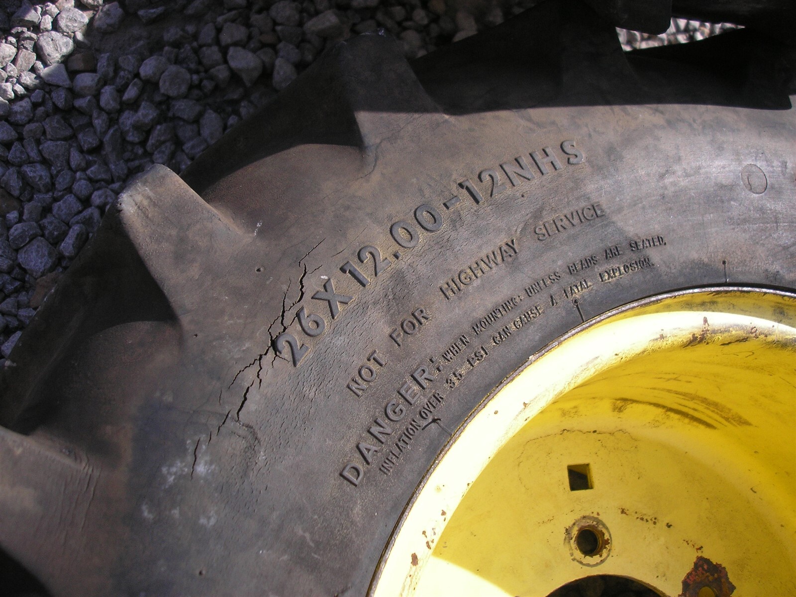 Bolens HT20 HT23 1886 Wheel Horse D200 Tractor Rear Ag Tires Wheels