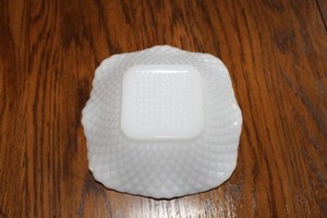 White-Milk-Glass-Ruffled-Edge-Diamond-Cut-Pattern-Square-Bowl-Candy-Dish-6-x-6