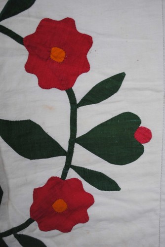 Antique c1880 Rose of Sharon Wreath Quilt - Picture 5 of 19