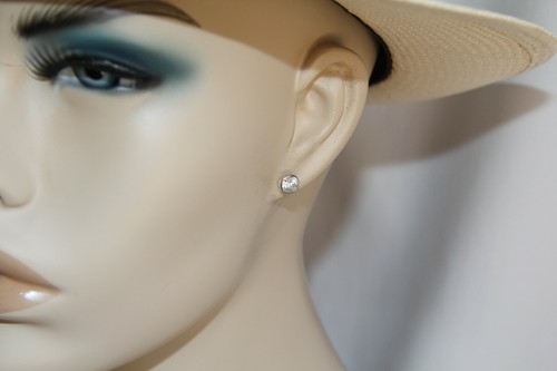 Sterling Silver Open Style CZ Stud Earrings. Gorgeous - Picture 5 of 12