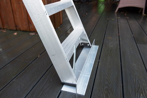 Laddermat Pro Footee Anti-Slip Ladder Safety Device for use on Grass & Decking - Picture 3 of 9