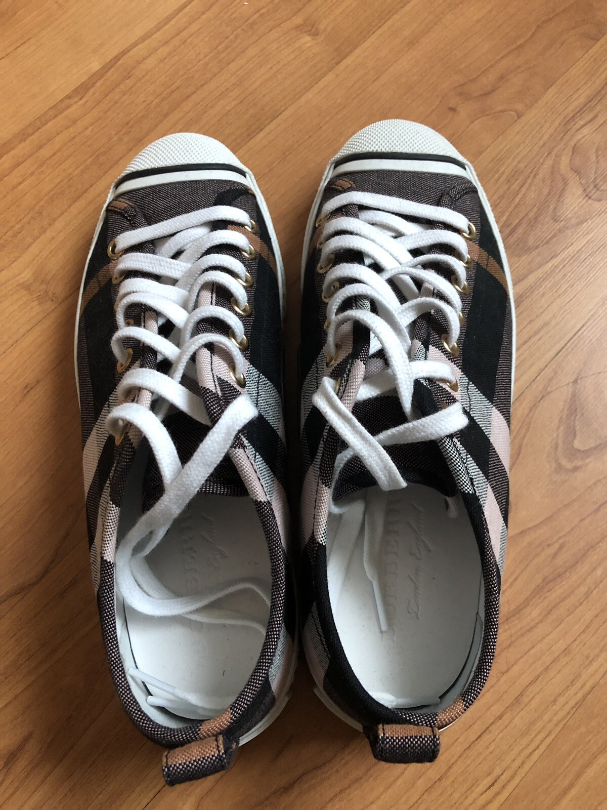 BURBERRY SHOES CHECK AND LEATHER TRAINERS. Only worn 3 times. BURBERRY SHOES SHOES SHOES CHECK AND LEATHER TRAINERS. Only worn 3 times. b3e28c