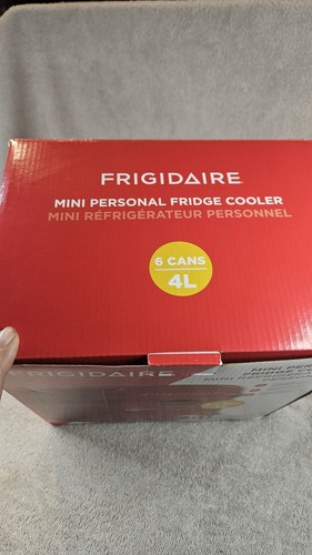 New Frigidaire EFMIS129 Retro 6 Can Mini Cooler, Beverages/Snacks,Red, Open Box - Picture 3 of 7