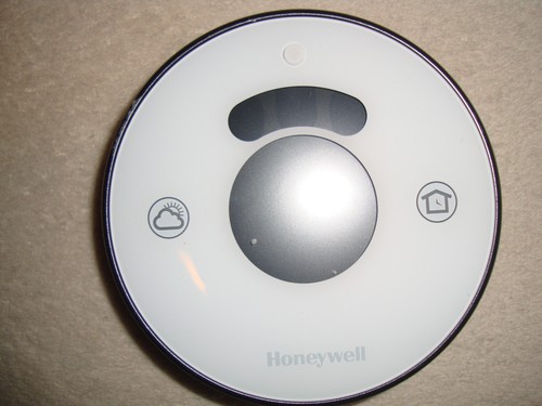 Honeywell Lyric Round Wi-Fi Programmable Thermostat RCH9310WF!! - Picture 8 of 10