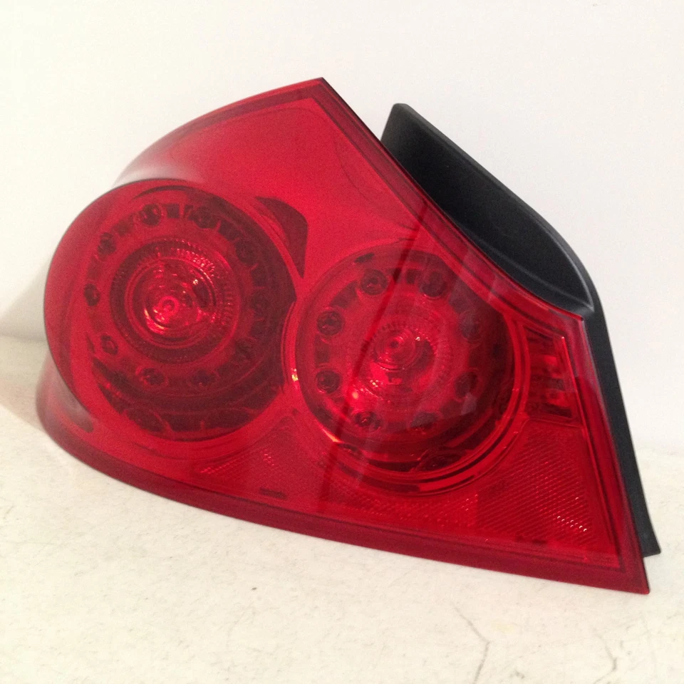 Luz trasera izquierda Infiniti G25 G35 G37/2015 Q40 2007-2013 OEM perfecta Foto 3 de 4