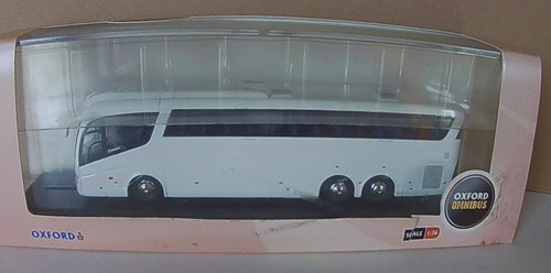 Autobús Oxford Scania Irizar PB Triaxle Coach 1:76 modelo 76IRZ005 - Imagen 1 de 4