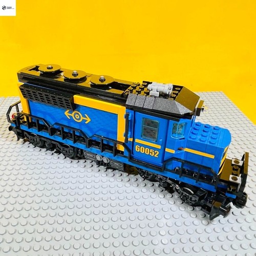 LEGO City Cargo Train 60052 In 2014 Used Retired Comp W/Manuals - Picture 8 of 19