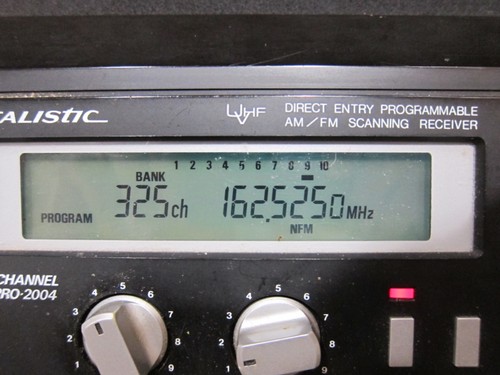 Receptor escáner de 300 canales AM/FM programable Realistic Pro-2004 AUDIO ALTO - Imagen 2 de 12