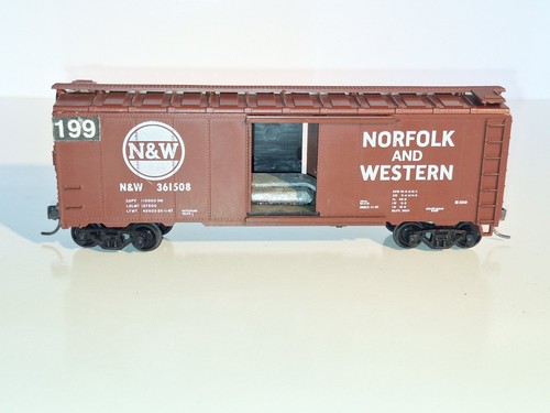 Athearn, 40' Boxcar, Norfolk and Western. Good cond. HO Scale. Plastic wheels - Picture 10 of 14