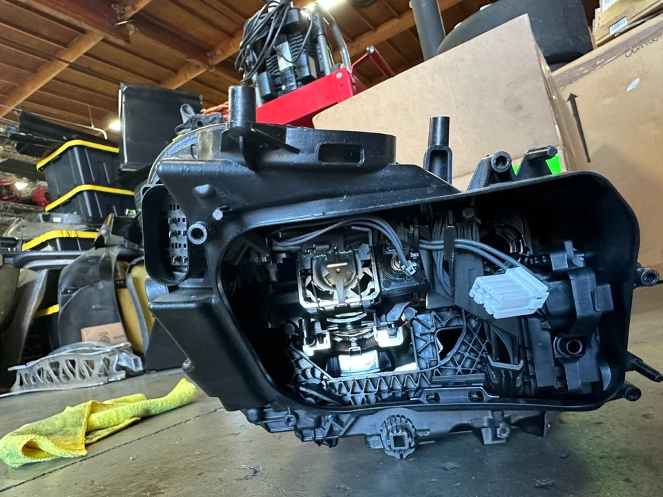 Faro xenón HID LH conductor izquierdo Porsche 718 Boxster Cayman 2017-2019 fabricante de equipos originales Foto 2 de 4