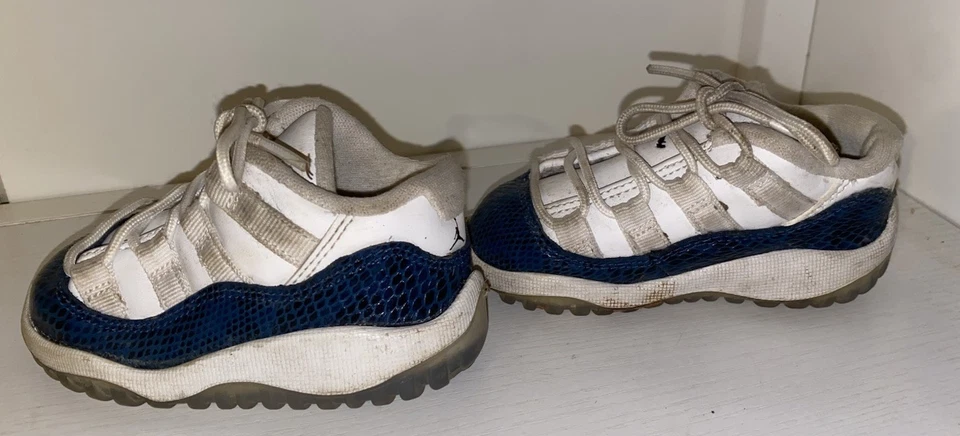 Nike Air Jordan XI 11 Retro Low Snakeskin 2019 Talla 5C OG CD6849-102 Blanco Azul Foto 4 de 4