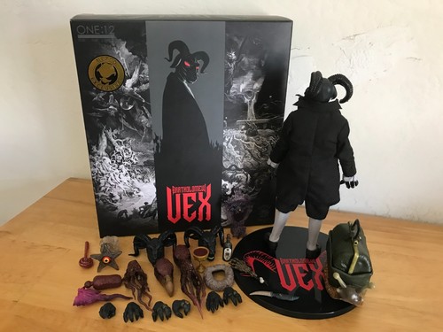 Mezco One:12 1/12 Bartholomew Vex, Rumble Society - Imagen 5 de 6