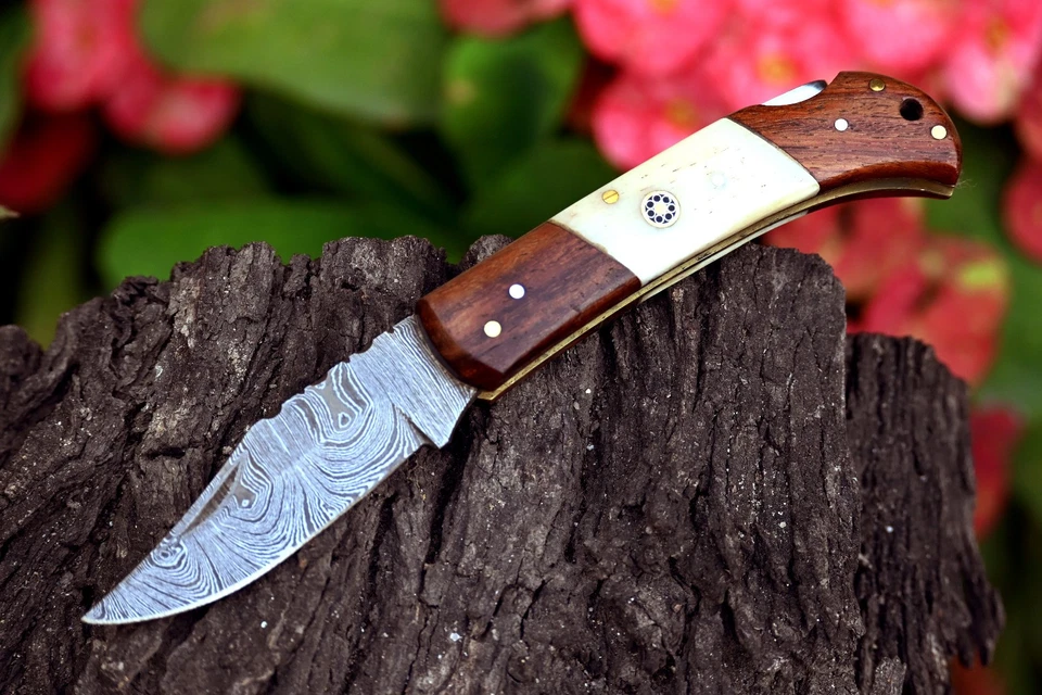 Faca de bolso dobrável feita à mão em aço Damasco trava traseira com bainha de couro - Imagem 2 de 4