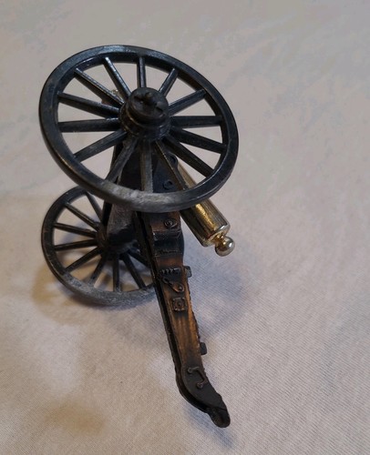 Vintage Cast Metal 3.5" War Toy Cannon made by Penn Craft, Mt Penn,PA. - Picture 4 of 8