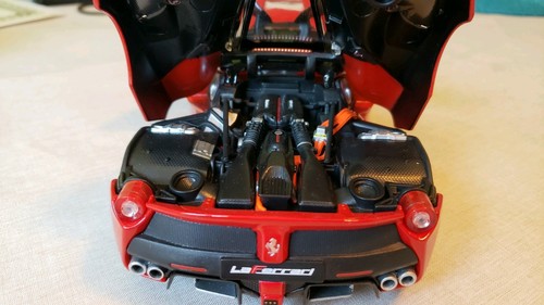 Ferrari La Ferrari 2013 rot 1:18 Modell BBURAGO - Bild 8 von 11