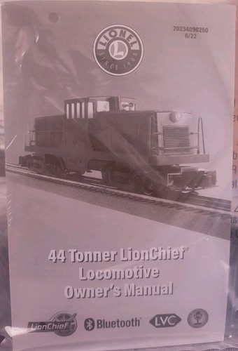 LIONEL AMTRAK 44 TONNER DIESEL LOCOMOTIVE #1100 O GAUGE train 2234130 Nib - Picture 3 of 5