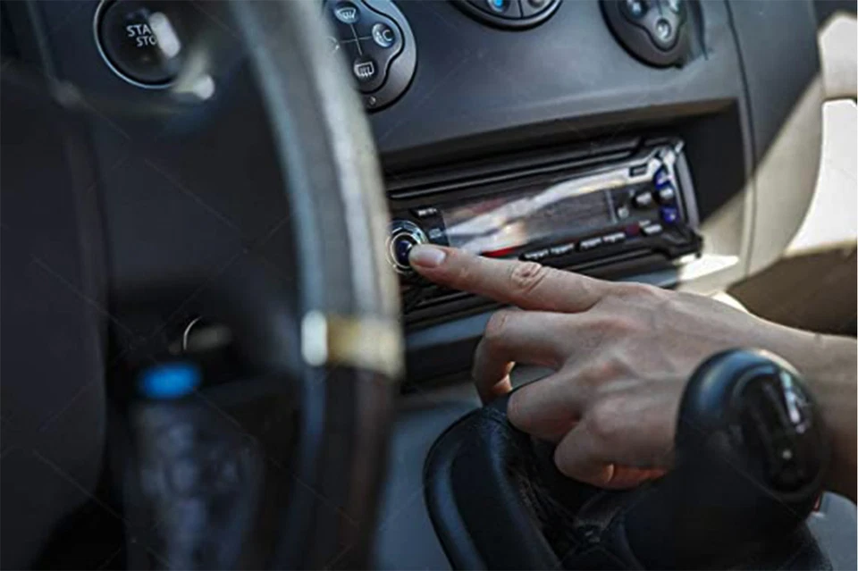 Autoradio Stereo DVD VCD CD MP3 Bluetooth USB Frontalino Estraibile 4x25W - Immagine 2 di 4