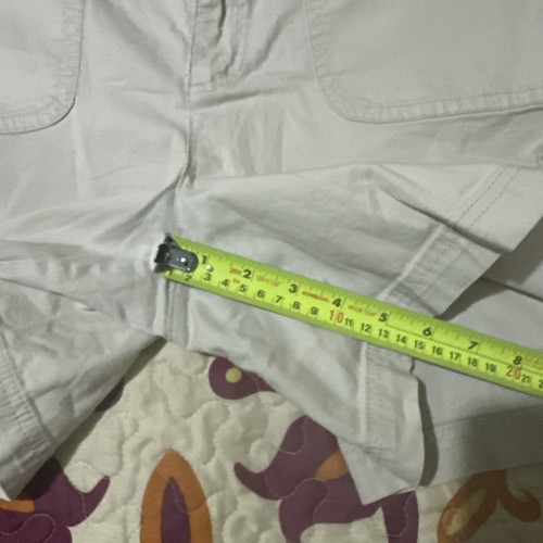 Gloria Vanderbilt Beige Cargo Shorts Comfort Waist Size 12 - Picture 6 of 7