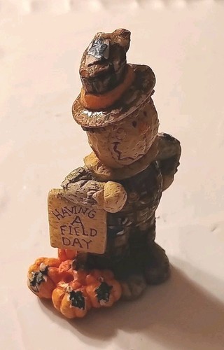 3 Inch Adorable Scarecrow. - Picture 3 of 9