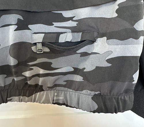 Chaqueta cortavientos GB Dillard's para niña 1/4 cremallera con capucha negra gris camuflada talla 5 - Imagen 2 de 6