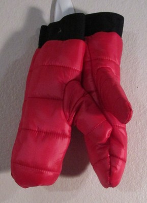 NWOT DKNY Youth Girls Quilted Puffer Mittens One Size Red
