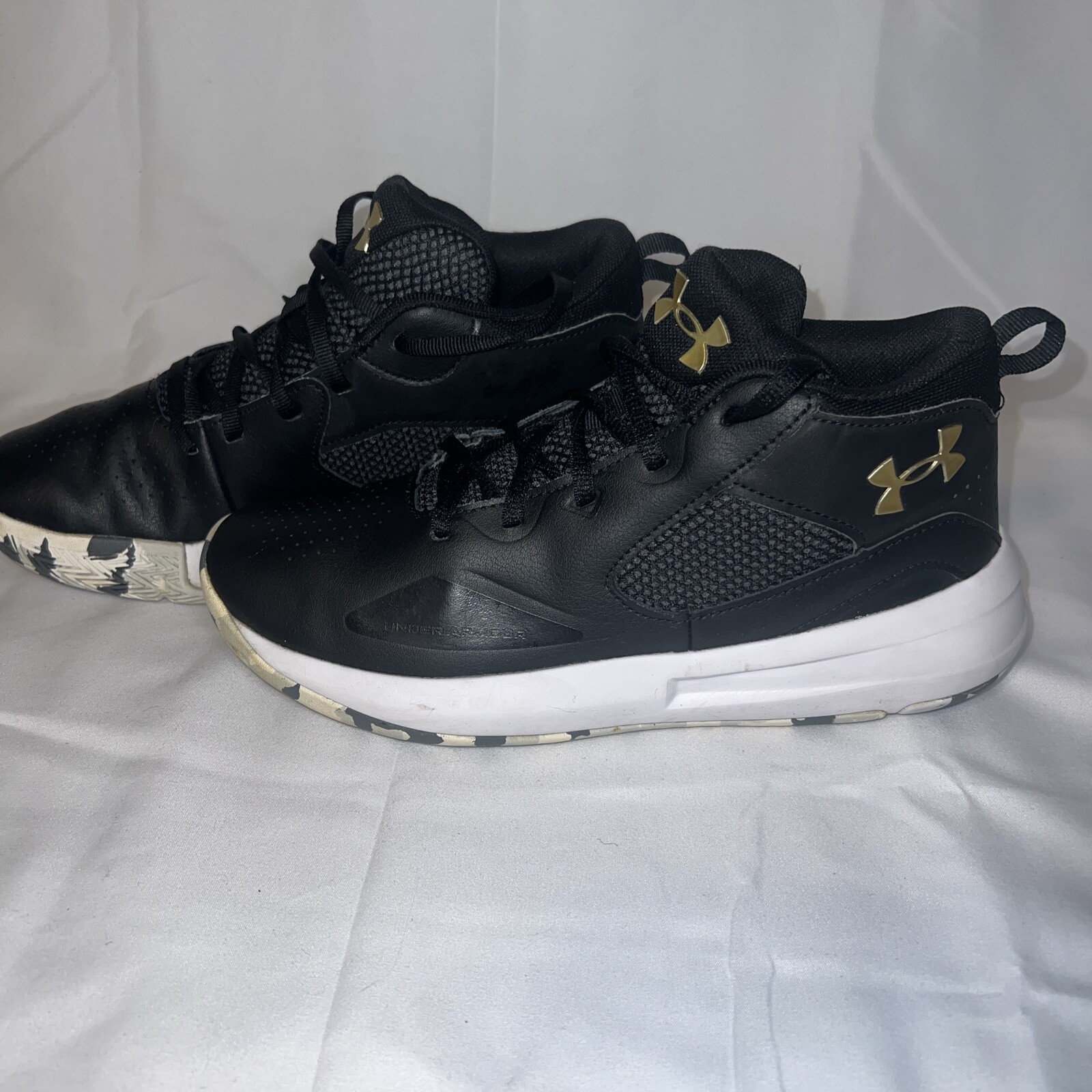 Under Armour Boys Lockdown 5 3023533-003 Black Basketball Shoes Sneakers Sz 6Y thumbnail 2