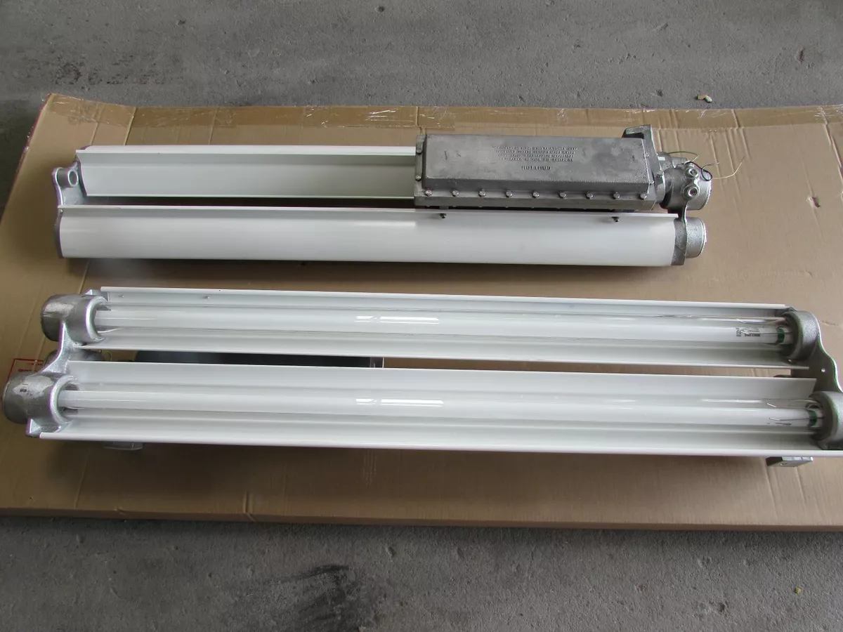 2 IR L EXPLOSION PROOF FLUORESCENT LIGHTS 4 ft. 120 vac N NIB MAKE OFFER