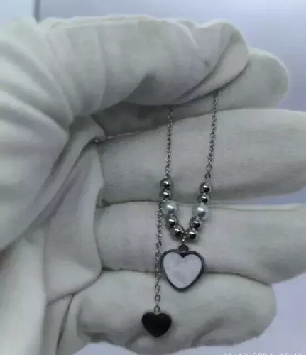 "Heart-Shaped Titanium Steel Pendant Necklace with Mother of Pearl - Unique Gift - Picture 5 of 7