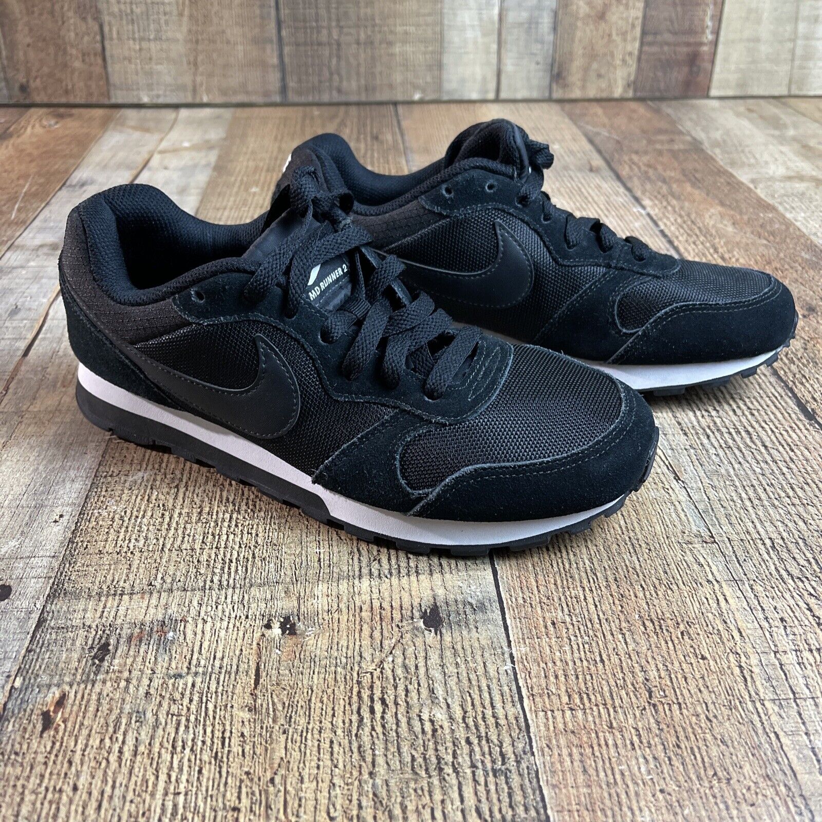 Nike MD Runner Women&#039;s Trainer (749869-001) Black size 8 Decade | eBay