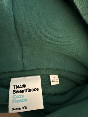 Aritzia(アリツィア) TNAサミットヴィーガンパーカー Aritzia TNA Cozy Fleece Perfect Hoodie in Green (Good Boy