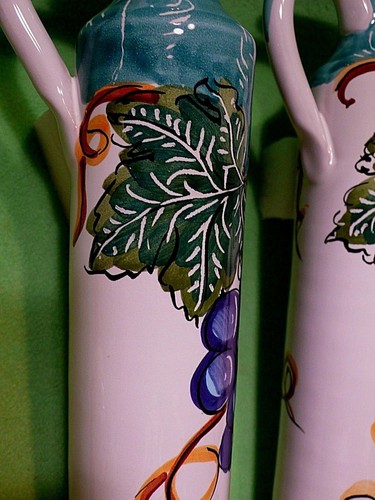 2 Italian art pottery CRUETS. Tall with colorful GRAPE CLUSTERS & vines. Set of - Picture 4 of 10