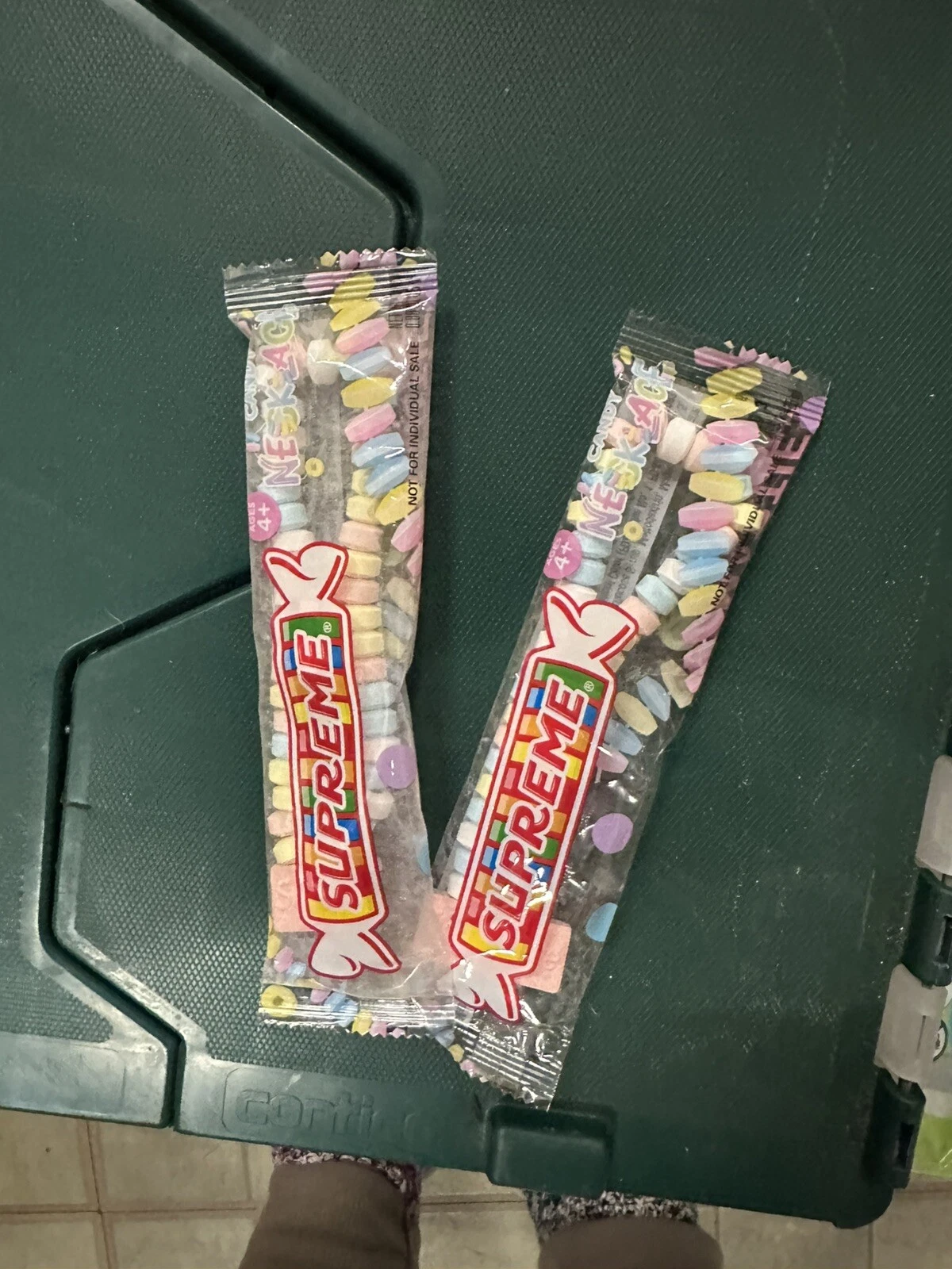 2 colliers Supreme Candy