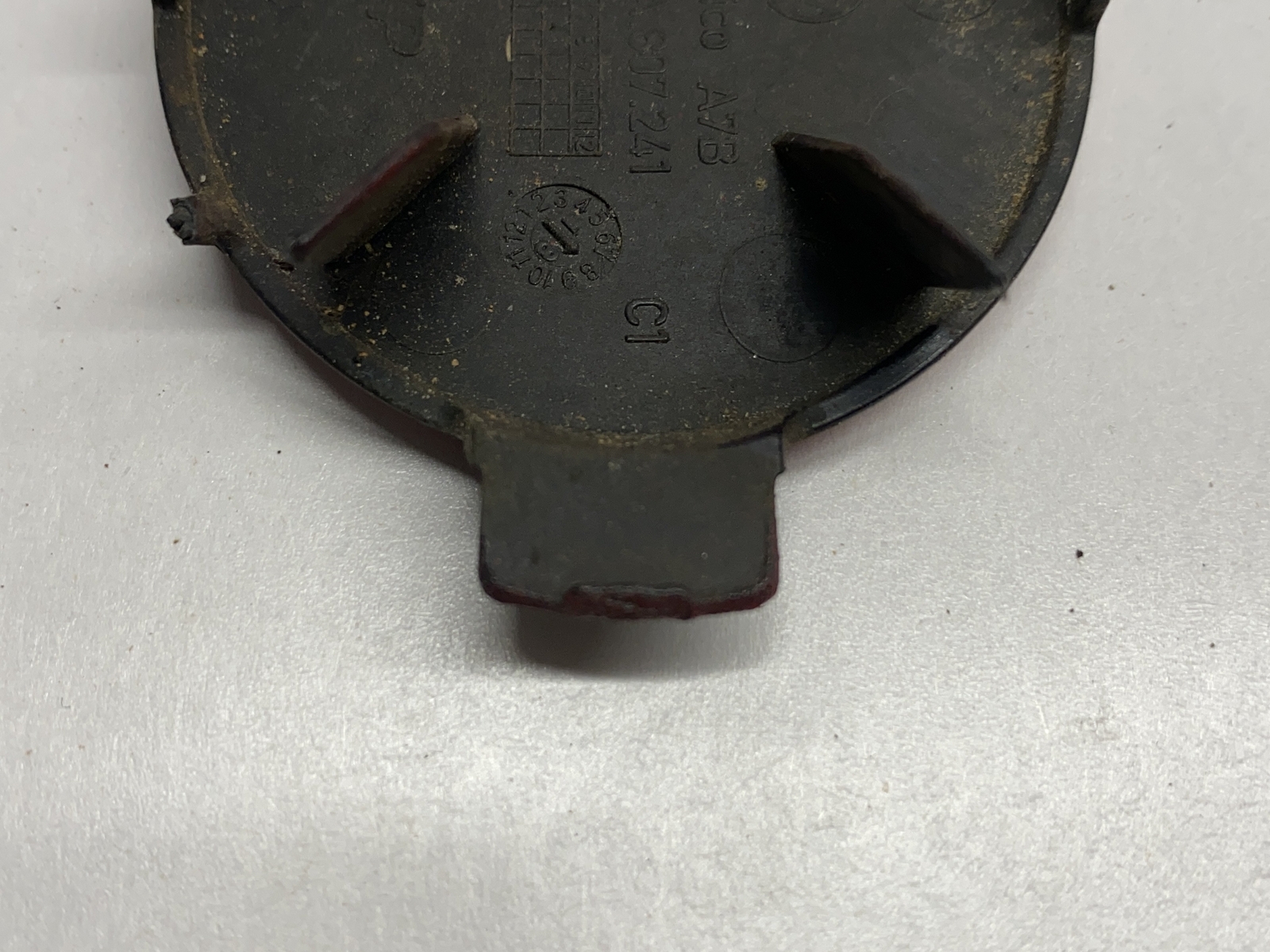 VW JETTA MK7 2019 Front Bumper Tow Eye tow Hook Cover in Red (Y3D