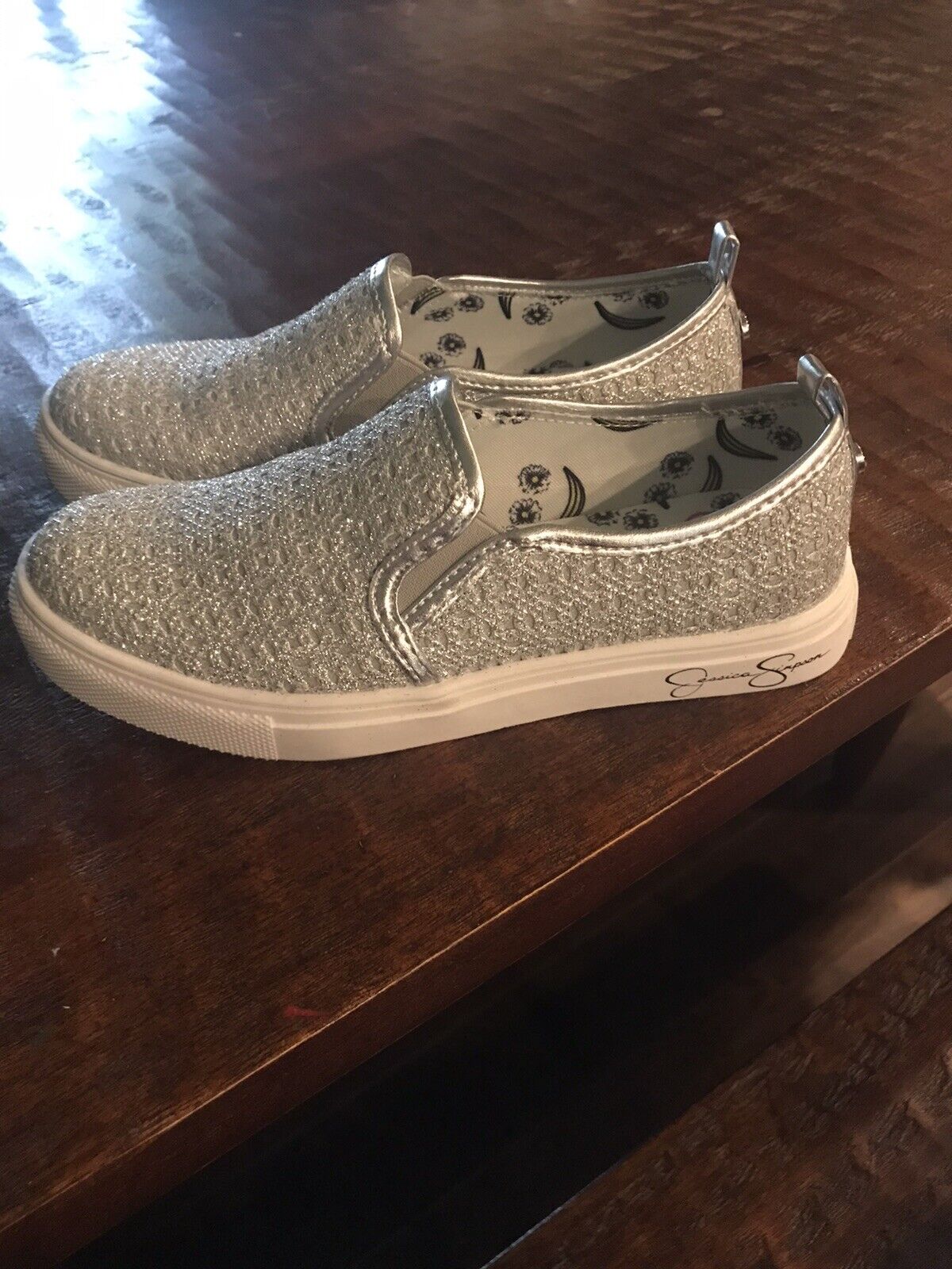 Picture 1 of 6
