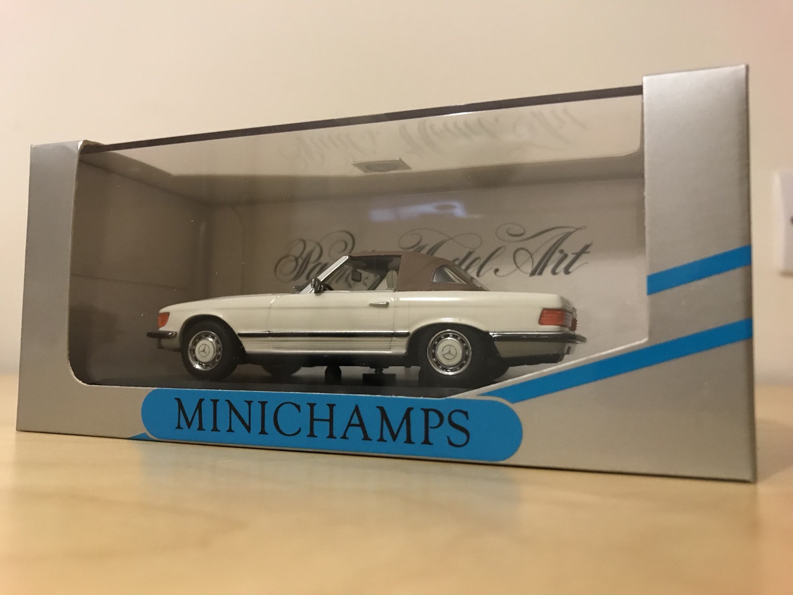 Minichamps 1 43 Mercedes Benz 350 Sl Cabrio suave superior cerrada-biancao-Nuevo Minichamps 1 43 Mercedes Benz 350 Sl Cabrio suave superior cerrada-biancao-Nuevo