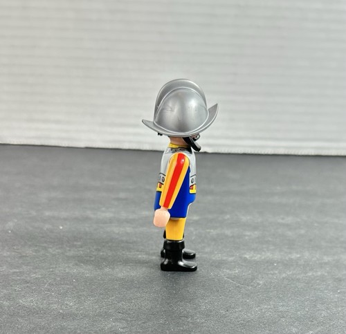 PLAYMATES SPANISCHER SOLDAT, MIT STIEFELN UND BRUSTSCHILD ACTIONFIGUR - Bild 2 von 6