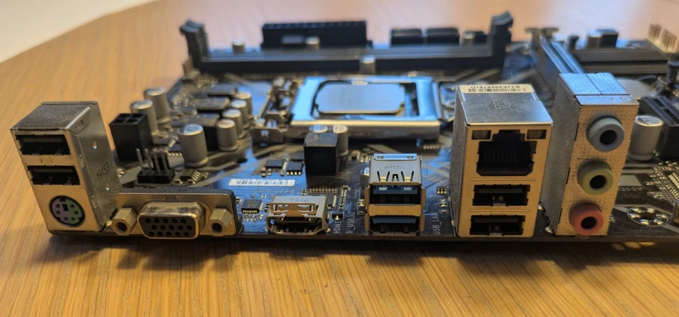 Carte mère Gigabyte Socket 1151 DDR4 HDMI VGA - Micro-ATX - H310M H 2.0 - Photo 2/2