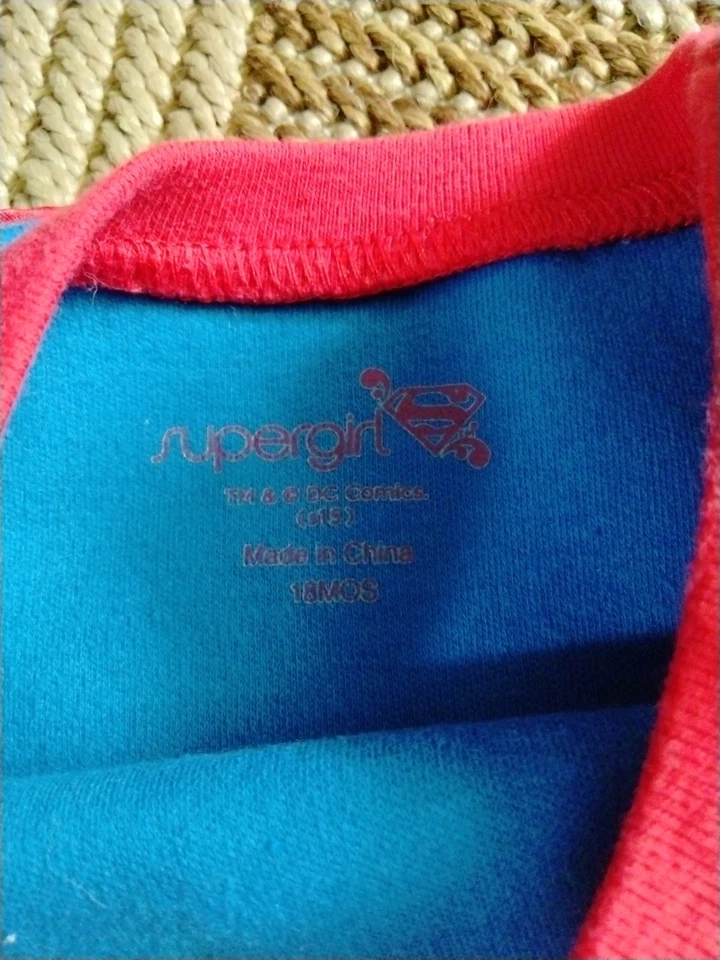 Disfraz de Supergirl 18mos Halloween diadema y capa DC Comics bueno usado Foto 2 de 4