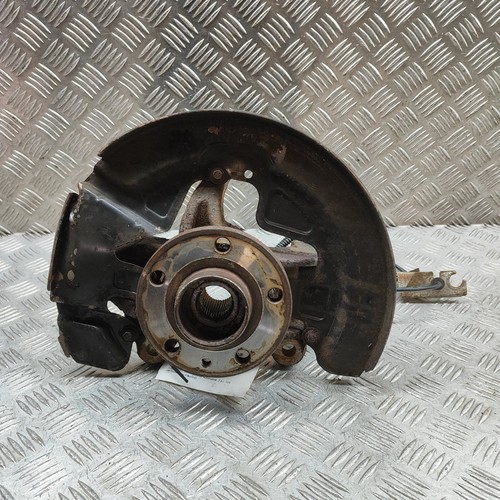 VOLVO V70 MK3 BW Front Right Wheel Hub 31201286 2.4 Diesel 151kw 2011 29623891