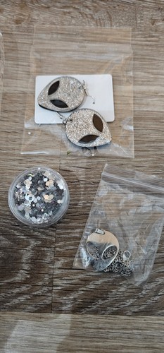 Alien Headband, Earrings, Necklace, Glitterfor Cosplay Costume Party Decor - Picture 2 of 3