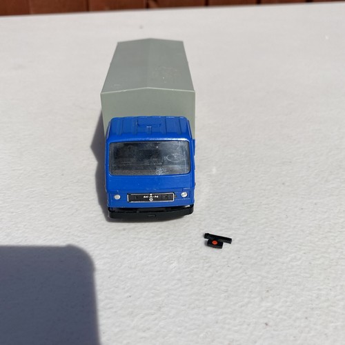 Conrad 3036 MAN 8.90F COVERED TRUCK (380) NO BOX 1:50 - Picture 6 of 9