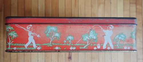 VTG BISCUIT TIN: A BOY AND HIS DOG. "THE OPTIMIST." 8" x 6" x 2". RARE FIND - Picture 9 of 15