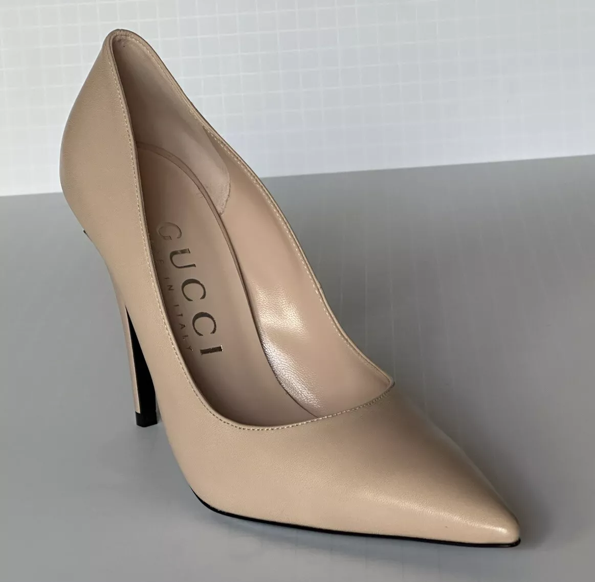 Chaussures femme Gucci GG Stilletos escarpins cuir rose nude 9 US (39 EU) 738682 neuves dans leur boîte