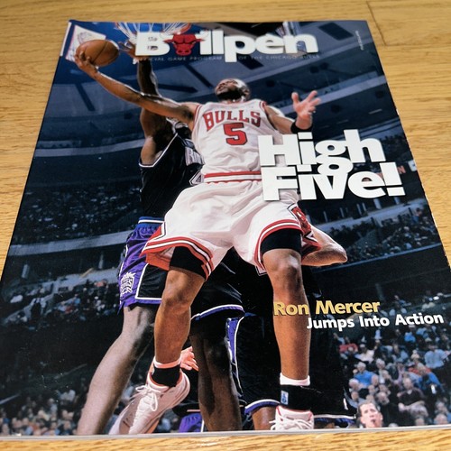 Collection of 18 CHICAGO BULLS Programs / Magazines 1987- 2001 - Michael Jordan - Picture 17 of 20