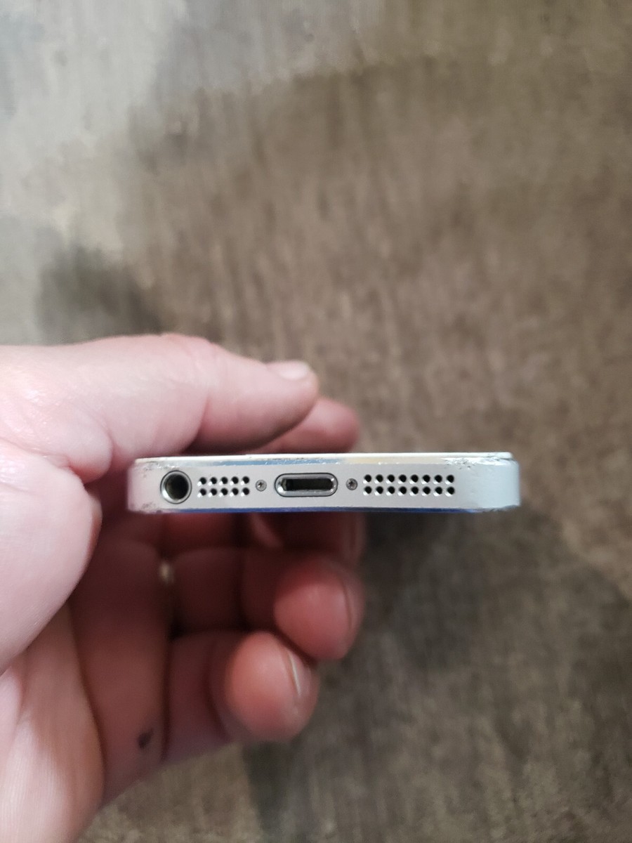 iPhone - エール！！ Toyota Land Cruiser OEM Rear Right Combination Lamp Socket