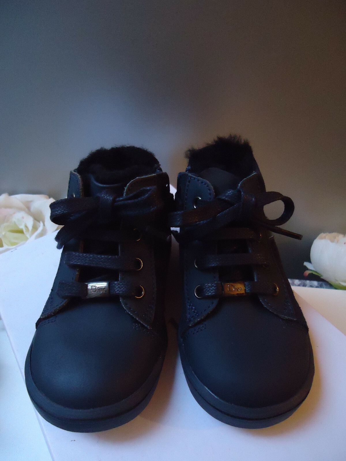 DIOR BABY NIÑO PEQUEÑO Cuero Marino Oscuro Gamuza y Patentes Botas Talla 4.1/2 - 5 Caja Nueva