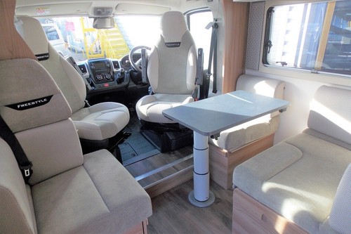 motor home - Picture 8 of 11