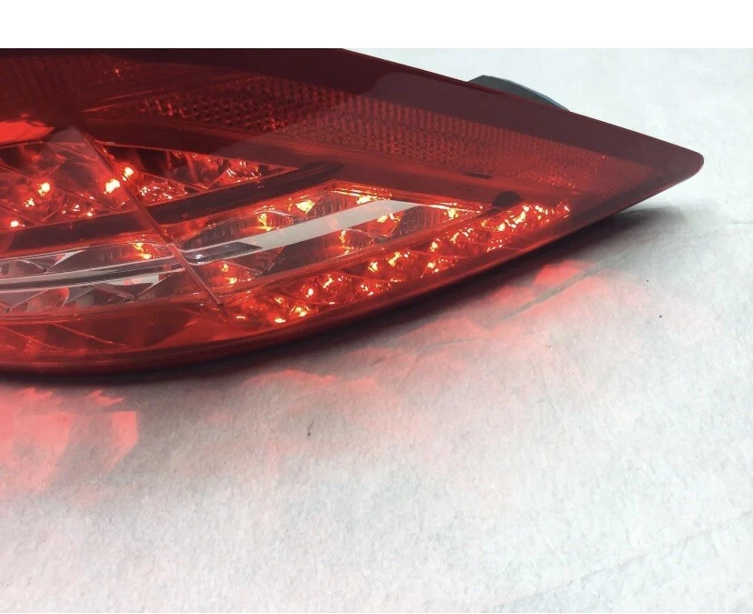 10-13 MERCEDES BENZ E550 LH DRIVER SIDE OUTER TAIL LIGHT TAIL LAMP ASSEMBLY-OEM - Image 2 of 4